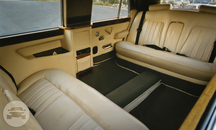7 passenger Rolls Royce Silver Shadow
Limo /
Melbourne, VIC

 / Hourly AUD$ 0.00
