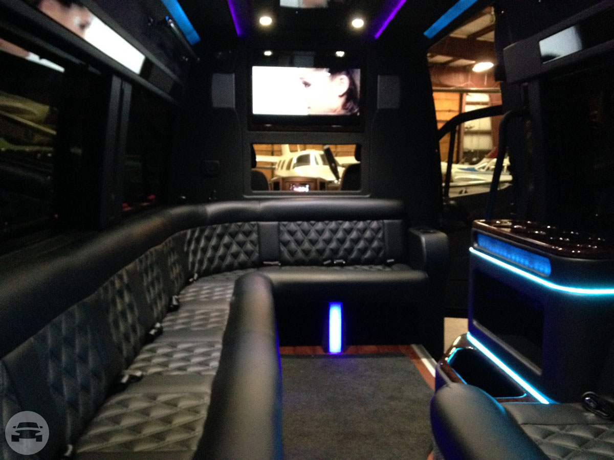 12 passenger Mercedes Sprinter
Party Limo Bus /


 / Hourly AUD$ 0.00
