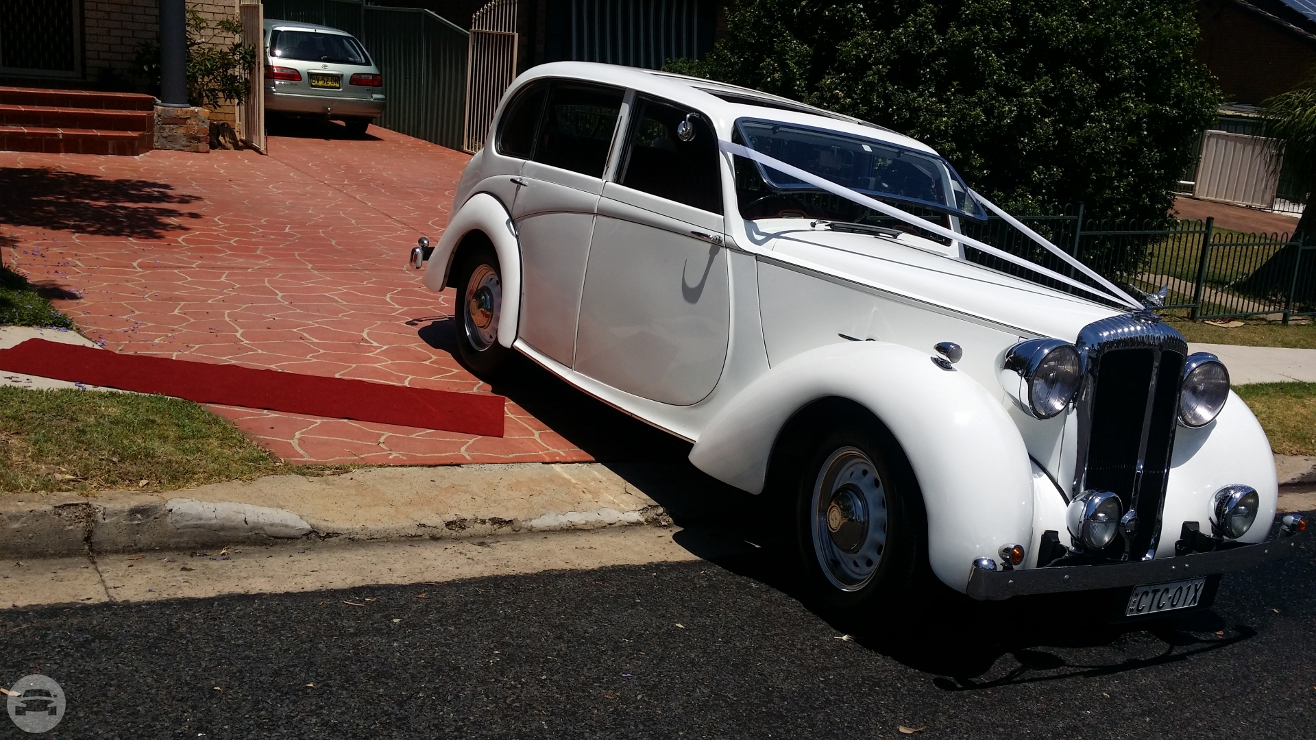 ‘Daisy’ – 1940 Vintage
Sedan /
Sydney NSW 2000, Australia

 / Hourly AUD$ 0.00
