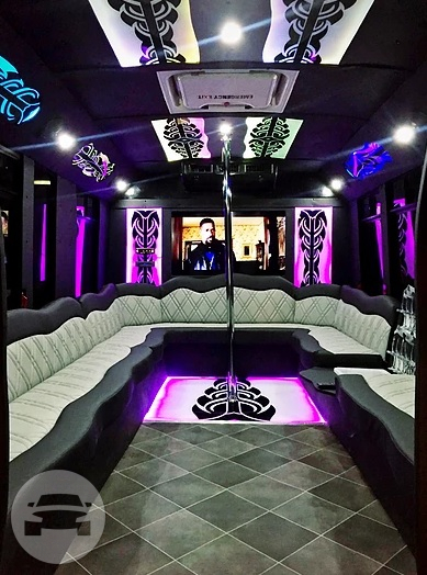 BABY WHITE ULTIMATE 20 PASSENGER PARTY BUS
Party Limo Bus /


 / Hourly AUD$ 0.00
