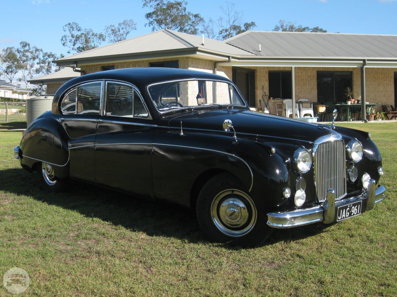 Jaguar Mark IX 1960 ( Black & White)
Sedan /
Gold Coast QLD, Australia

 / Hourly AUD$ 0.00
