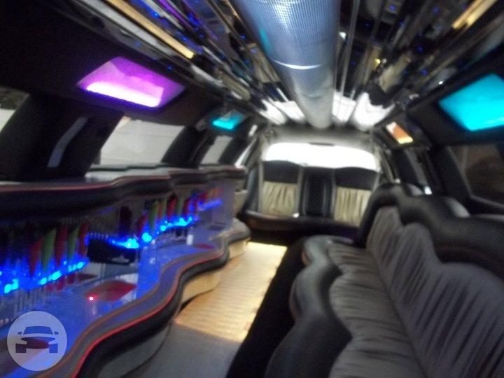 Lincoln Super Stretch Limousine
Limo /


 / Hourly AUD$ 0.00
