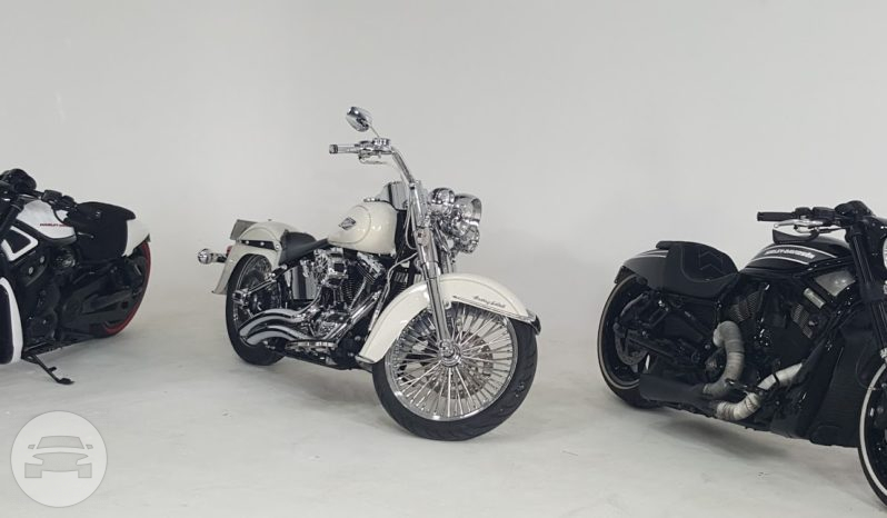 Harley Davidson
Sedan /
Sydney NSW, Australia

 / Hourly AUD$ 0.00
