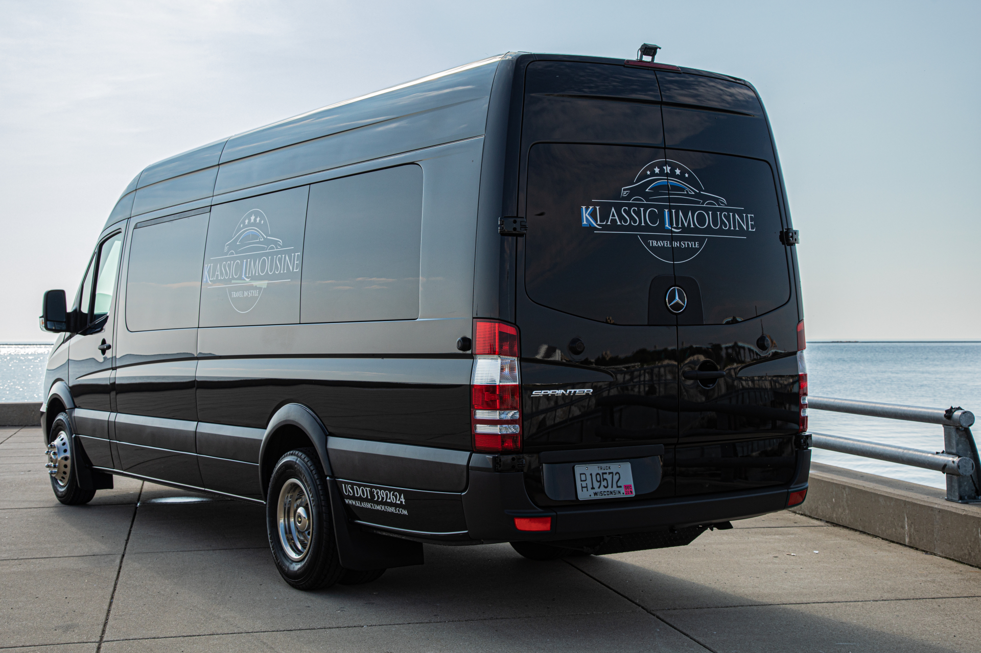 Mercedes-Benz  Sprinter
Party Limo Bus /


 / Hourly AUD$ 0.00
