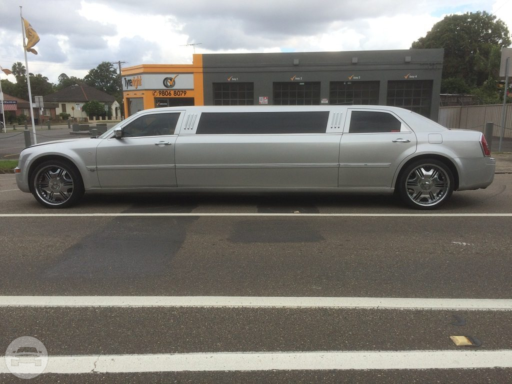 Chrysler 300C Silver Stretch Limousine
Limo /
Sydney NSW, Australia

 / Hourly AUD$ 0.00
